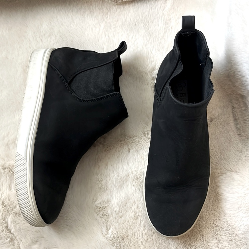 Blondo waterproof tennis